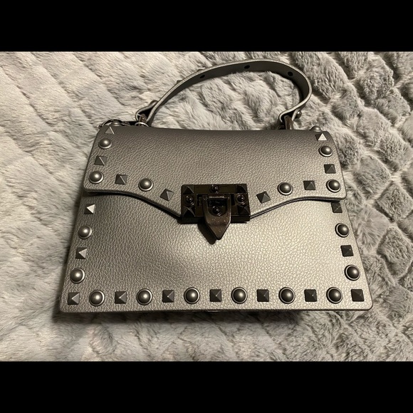 Beautiful handbag brand new with tags. - Picture 1 of 4